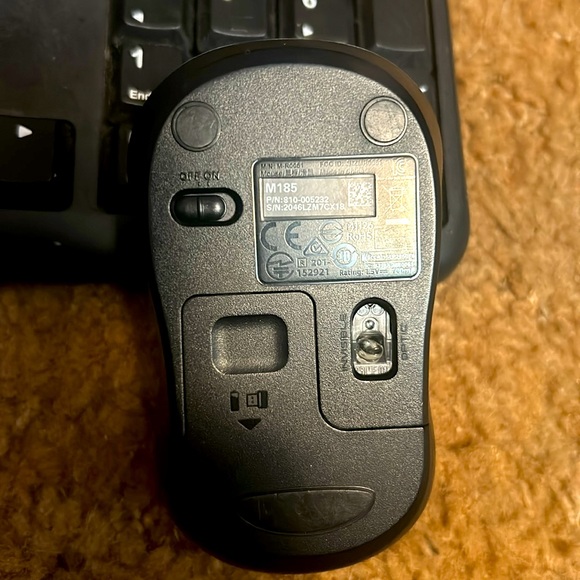 Lightly used Logitech K120 keyboard & mouse - Picture 5 of 5